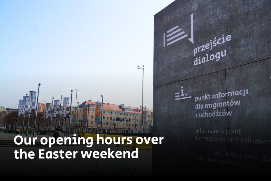 Plakat z napisem w języku angielskim, na tle zdjęcia betonowej ściany z logotypem i informacjami o przestrzeni Przejścia Dialogu.